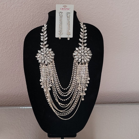 Jewelry - The Lady Necklace Set
